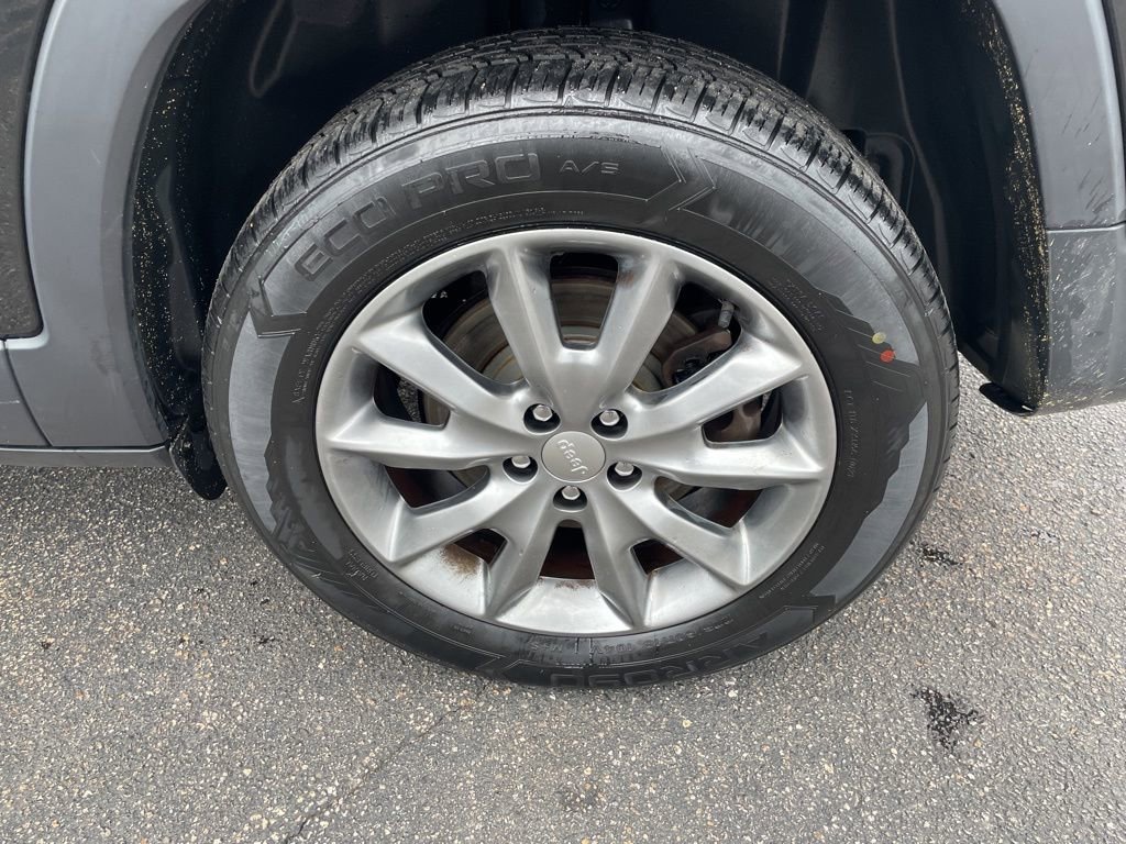 Used 2018 Jeep Cherokee Limited image 4
