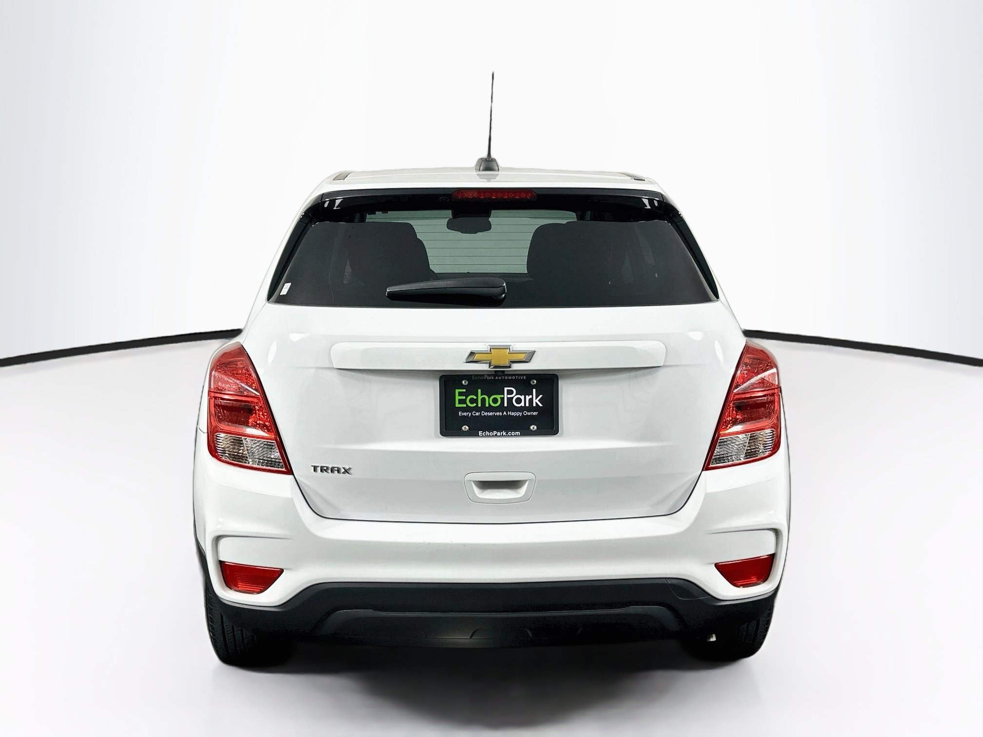 Used 2022 Chevrolet Trax LS w/ Tint and Cruise Package FWD image 7