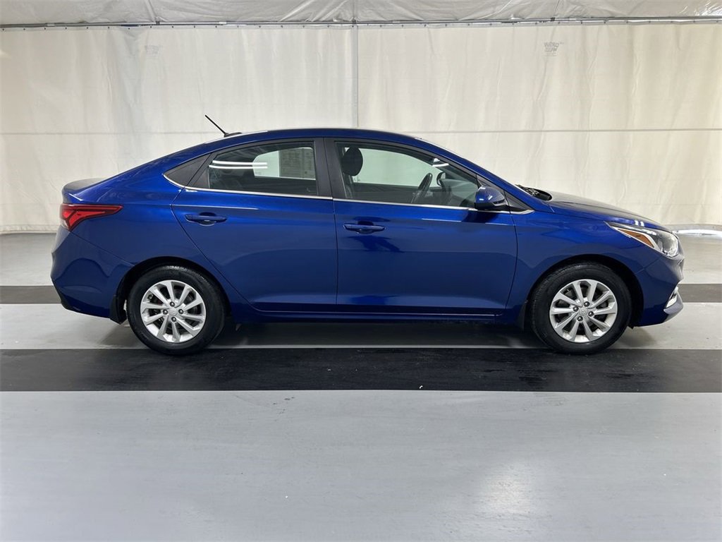 Used 2022 Hyundai Accent SEL image 9