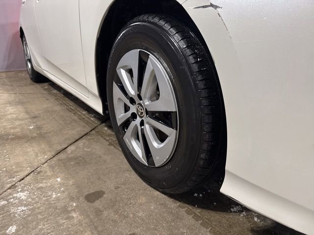 Used 2017 Toyota Prius Four w/ Advanced Technology Package image 13