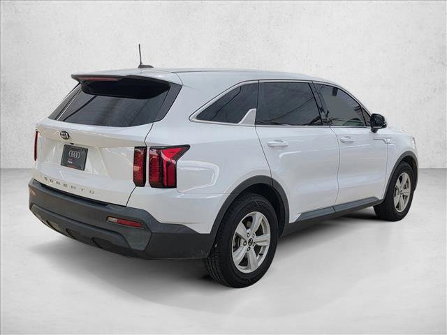 Used 2021 Kia Sorento LX image 5