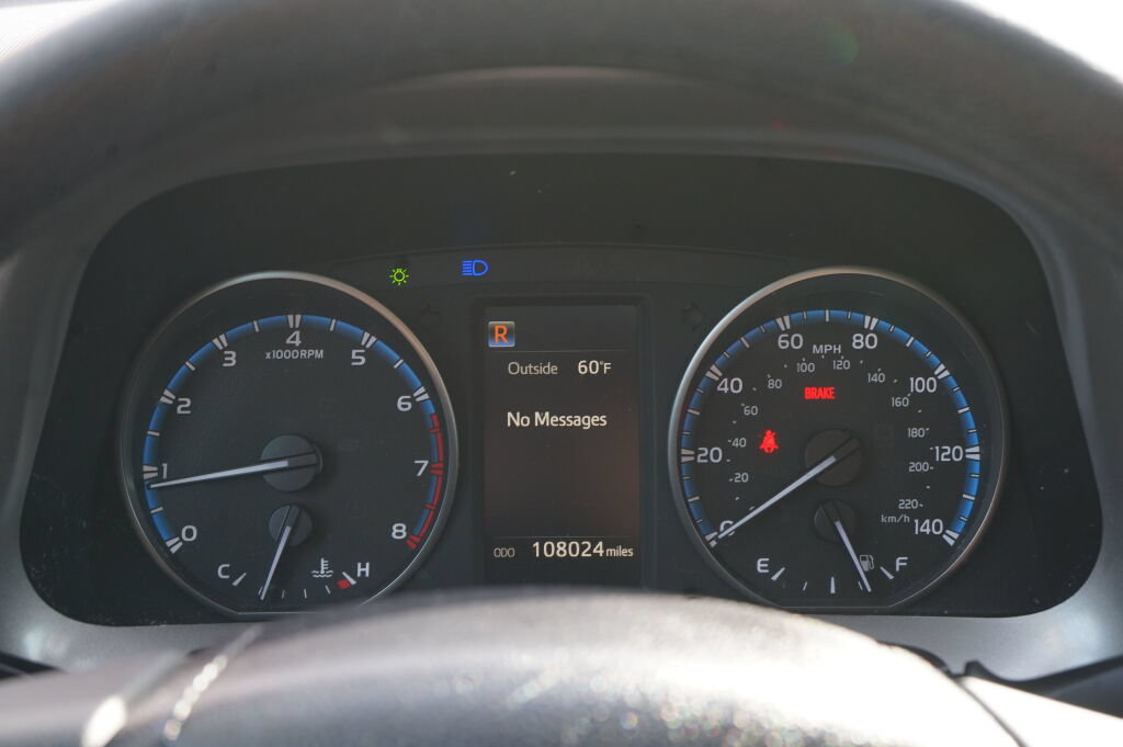 Used 2018 Toyota RAV4 LE w/ All Weather Liner Package FWD image 19
