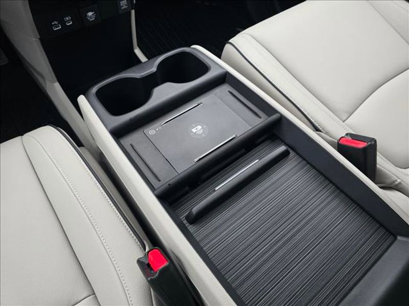New 2026 Honda Odyssey Touring image 18