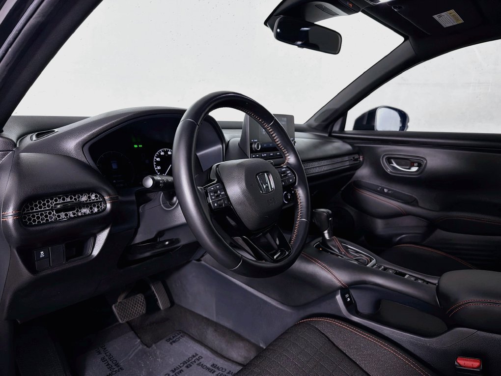 Used 2025 Honda HR-V Sport image 14