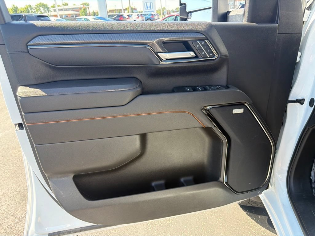 Used 2025 GMC Sierra 2500 AT4 AWD/4WD image 24