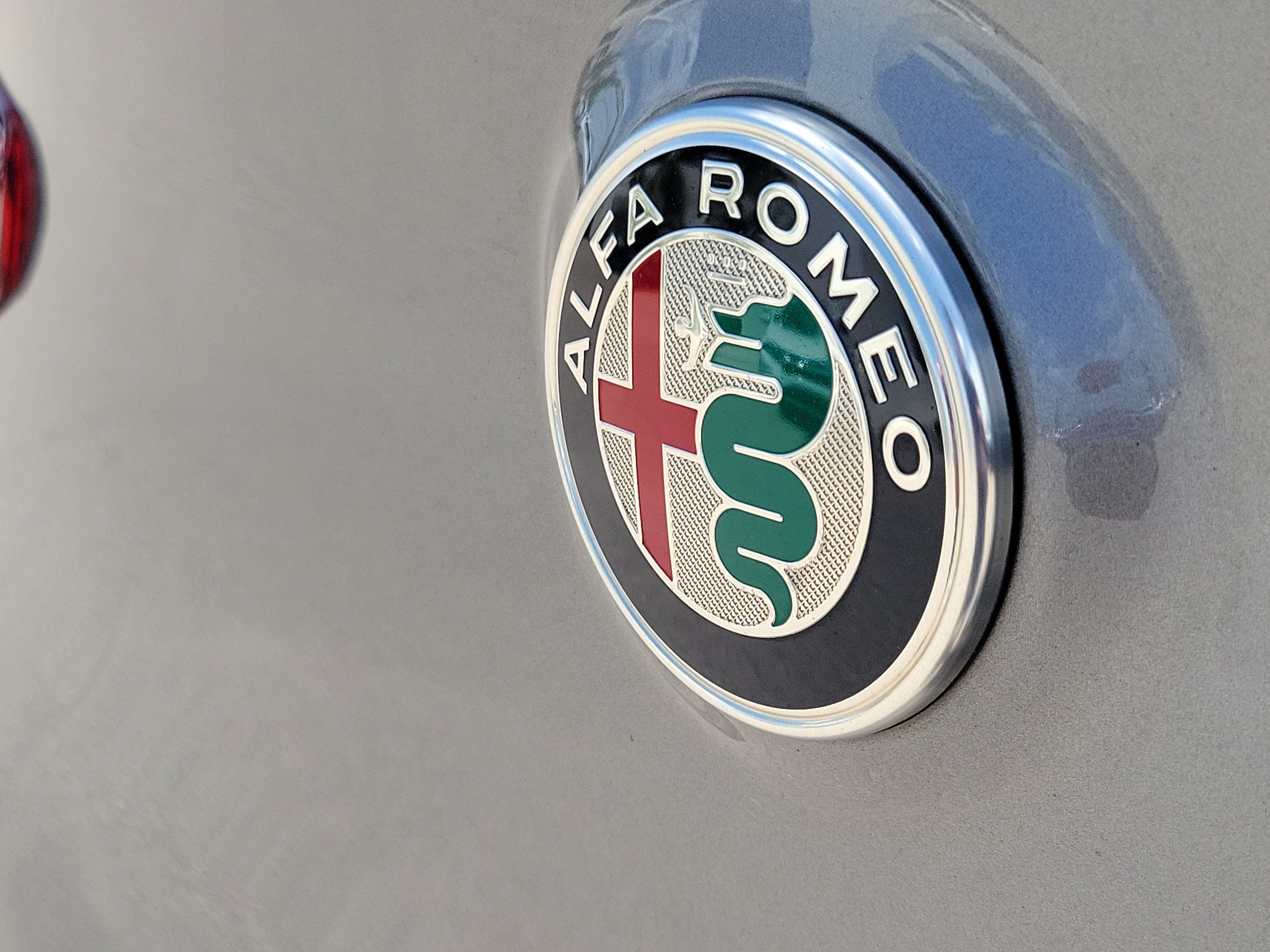 Used 2018 Alfa Romeo Stelvio Ti AWD/4WD image 8