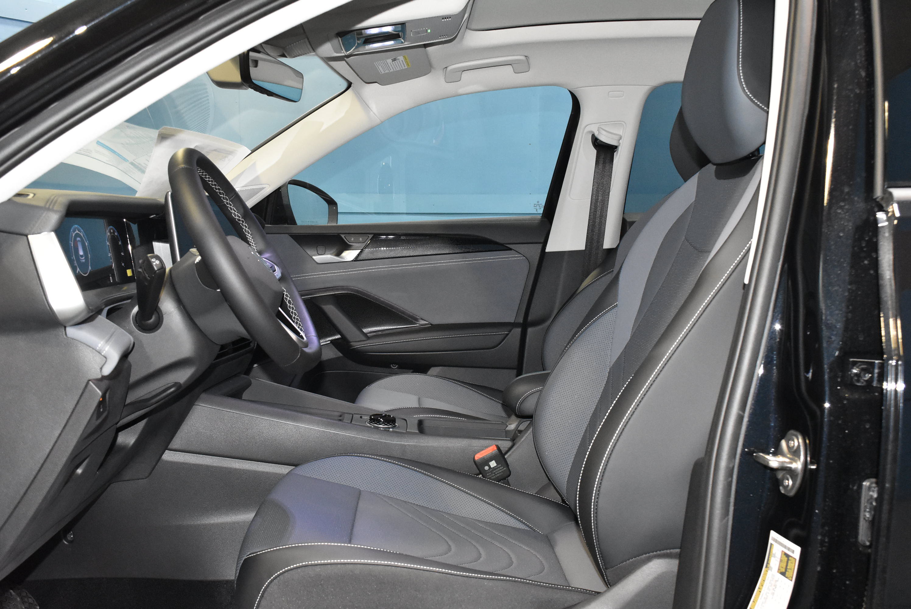 New 2026 Volkswagen Tiguan SE AWD/4WD image 5