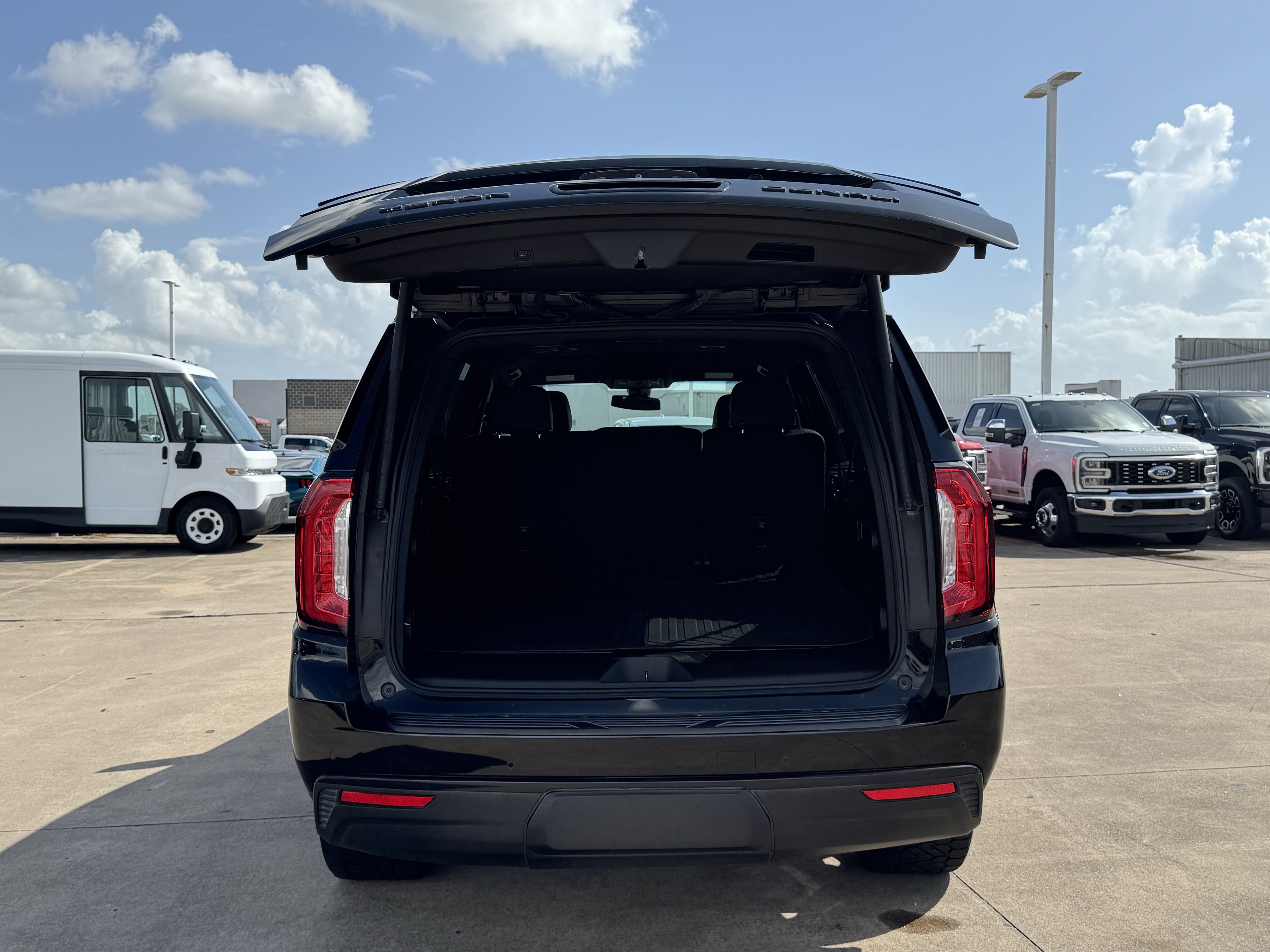 Used 2022 GMC Yukon SLT AWD/4WD image 23