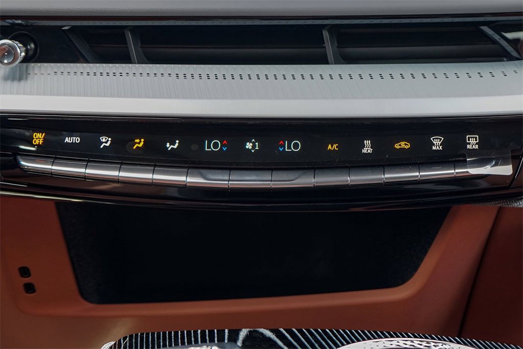 New 2026 Cadillac Optiq Luxury 2 image 25