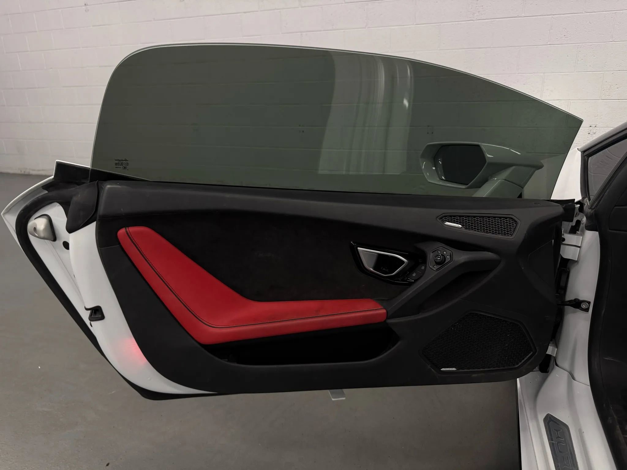 Used 2020 Lamborghini Huracan EVO image 43