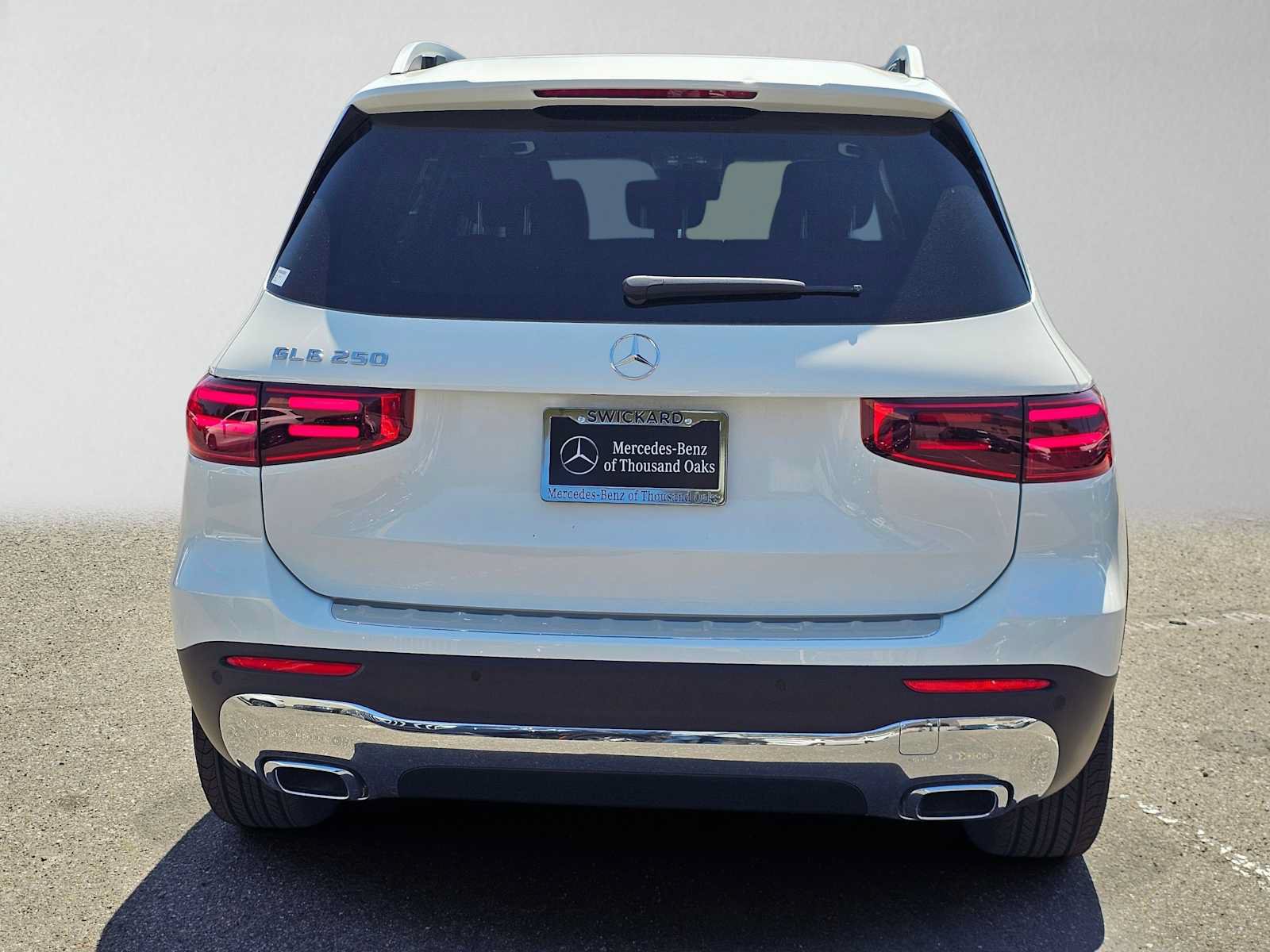New 2026 Mercedes-Benz GLB 250 image 4