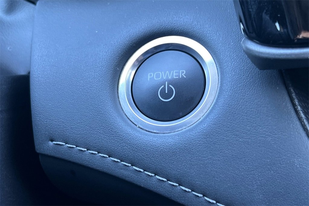 Certified 2025 Toyota Highlander XLE image 24