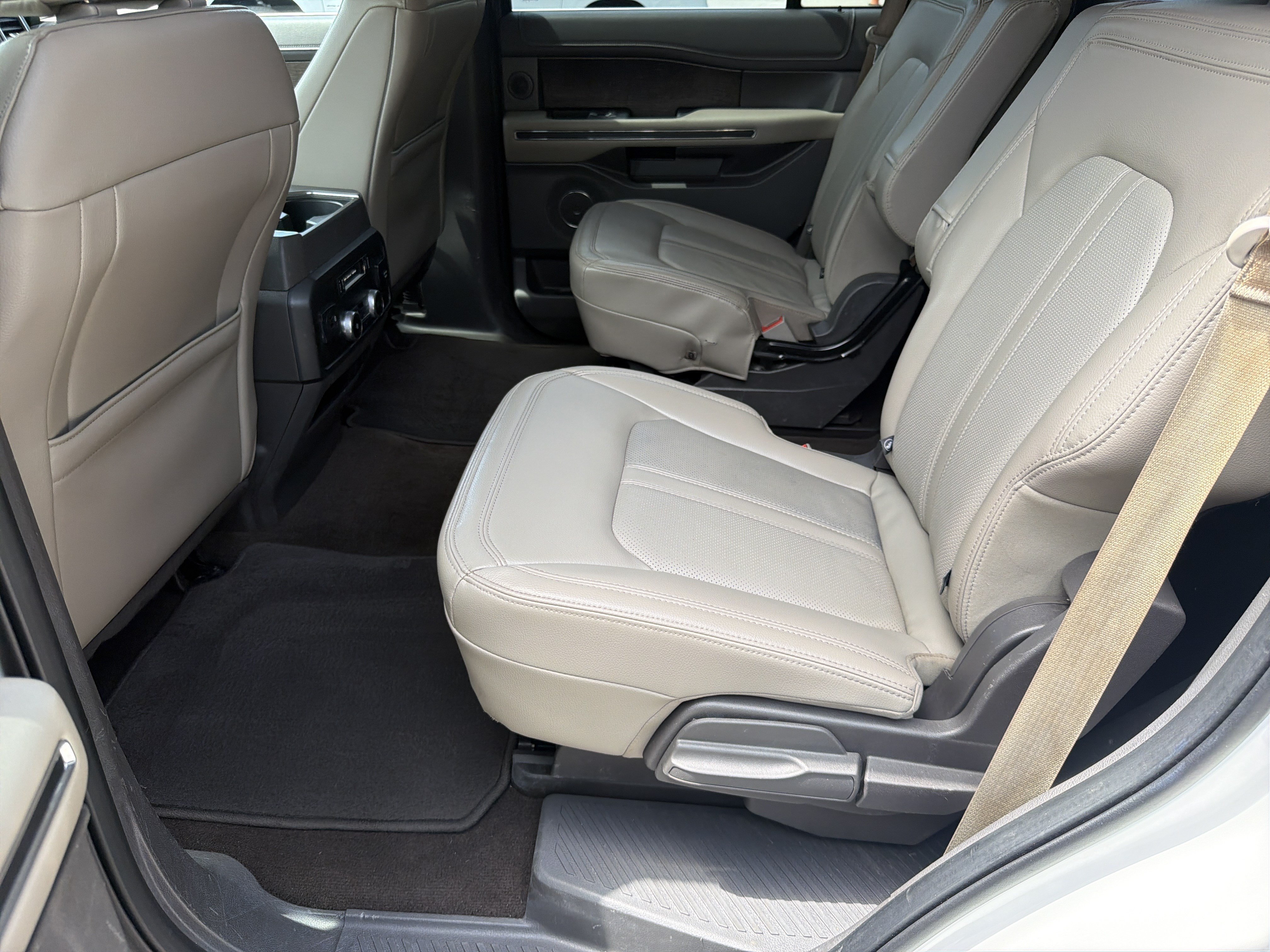 Used 2021 Ford Expedition Limited AWD/4WD image 22