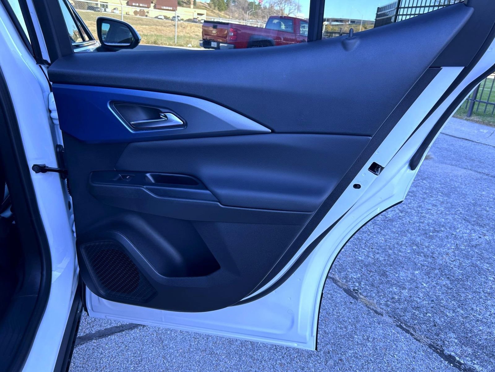 New 2026 Chevrolet Equinox EV LT image 18