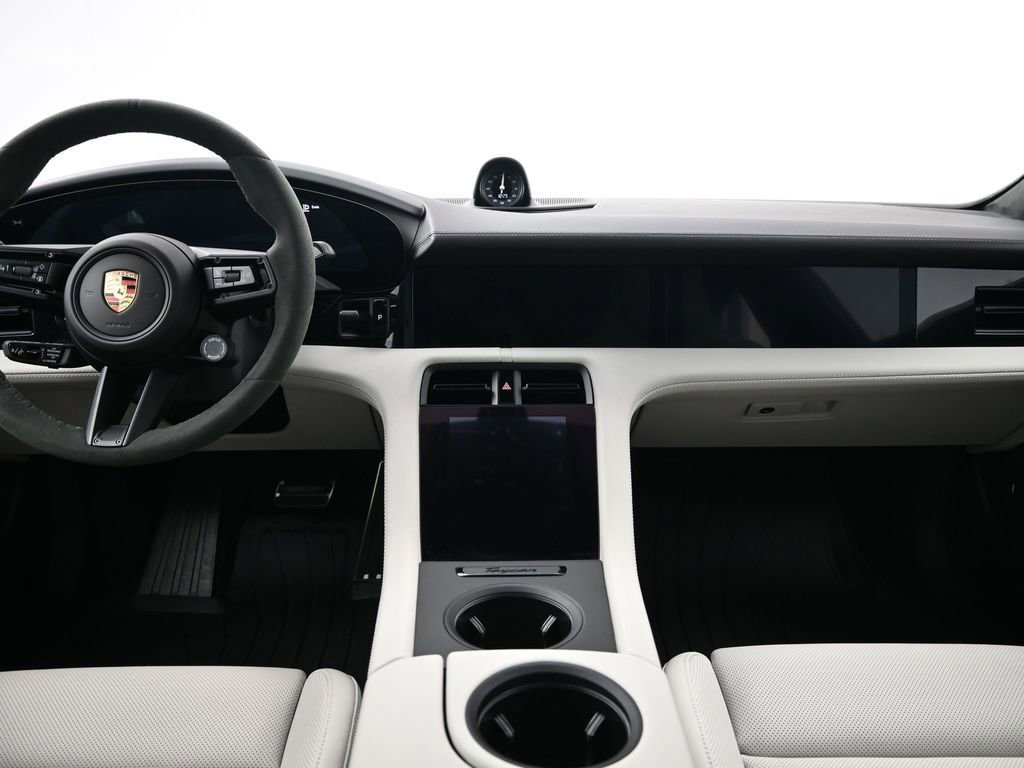 Used 2024 Porsche Taycan GTS image 9