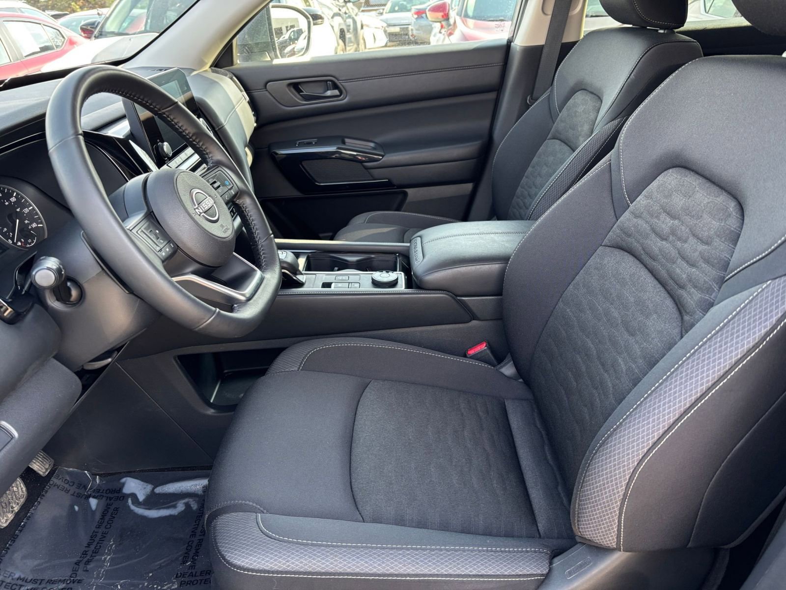 Used 2025 Nissan Pathfinder SV image 29