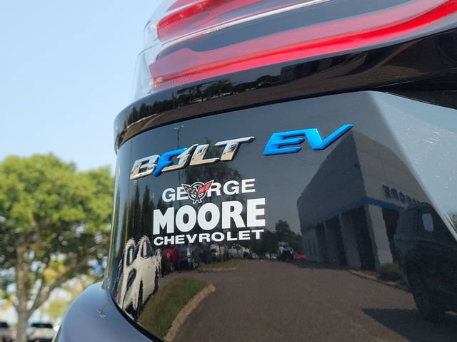 Certified 2023 Chevrolet Bolt LT w/ Infotainment Package FWD image 8