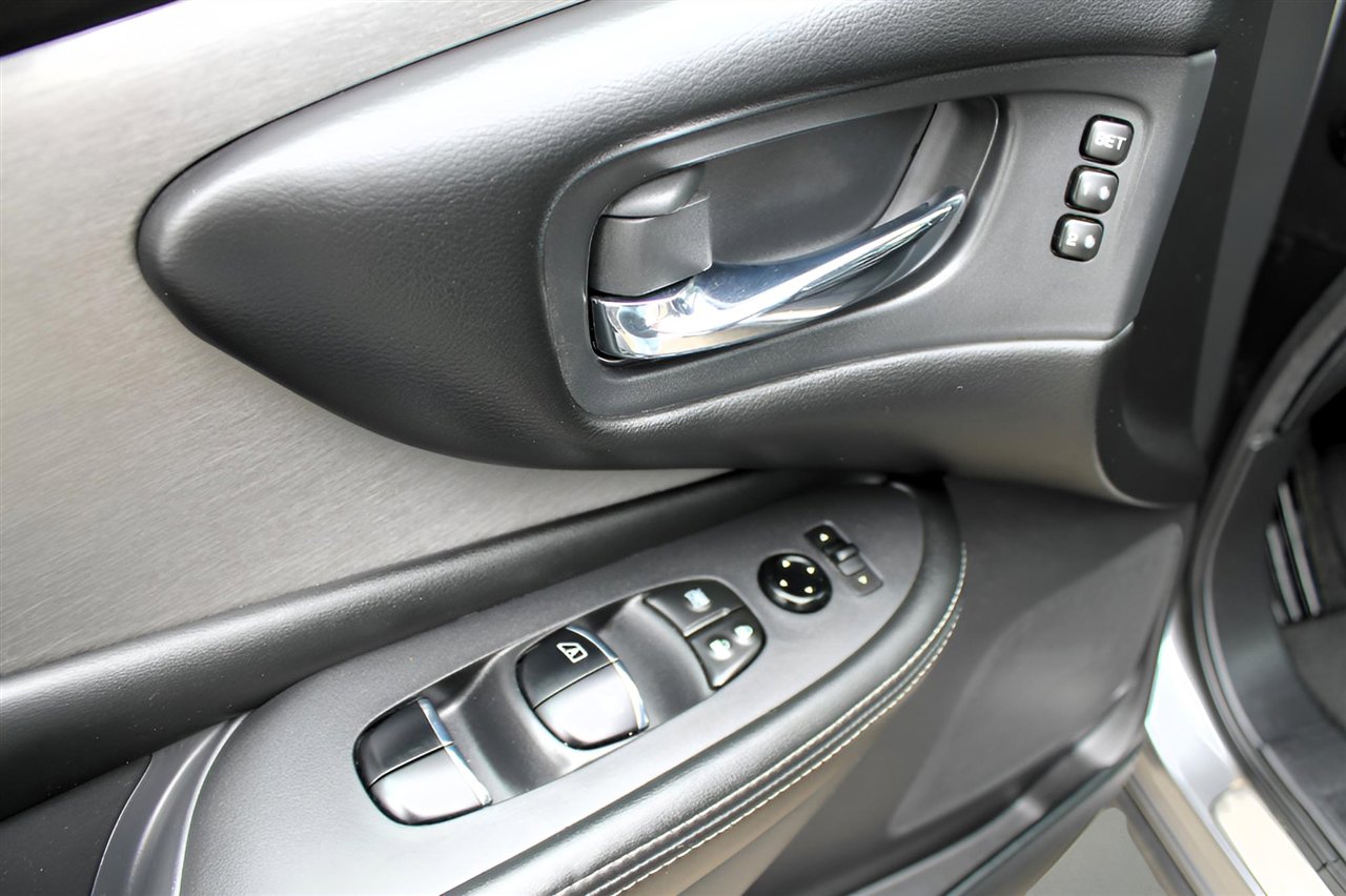 Used 2023 Nissan Murano SL w/ SL Moonroof Package image 12