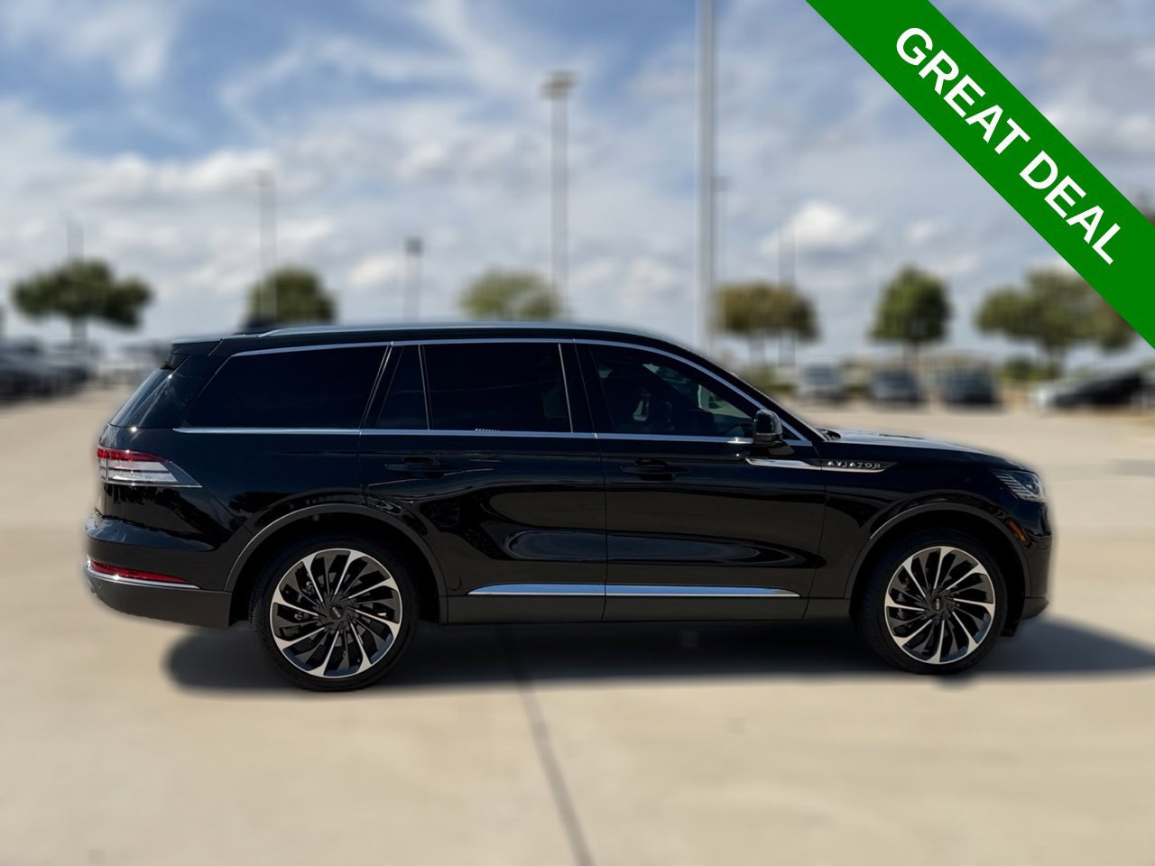 Used 2026 Lincoln Aviator Reserve AWD/4WD image 10