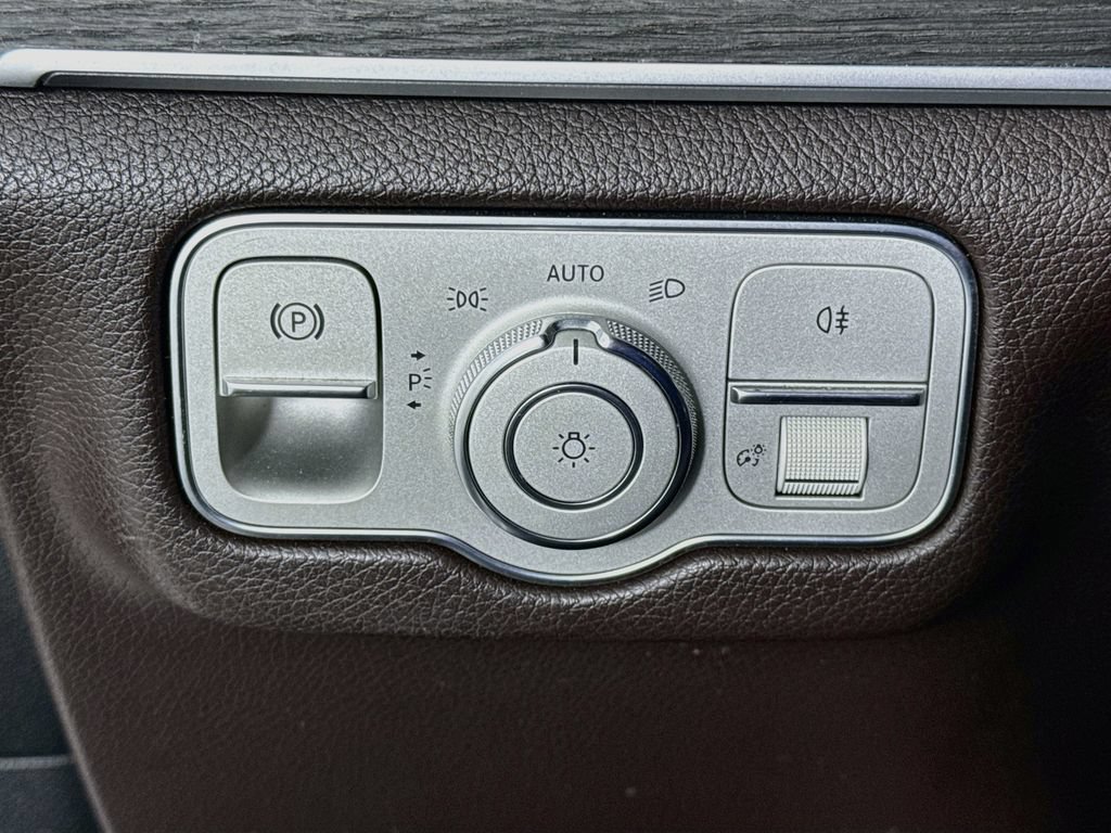 Used 2021 Mercedes-Benz GLS 450 4MATIC image 10