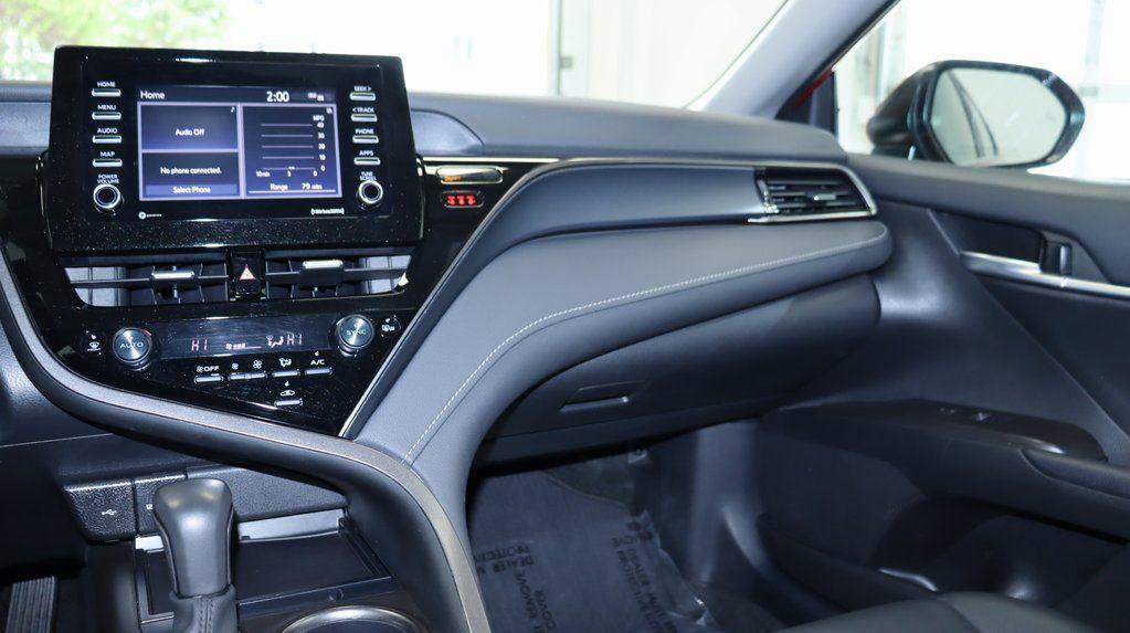 Used 2024 Toyota Camry SE w/ Cold Weather Package FWD image 25