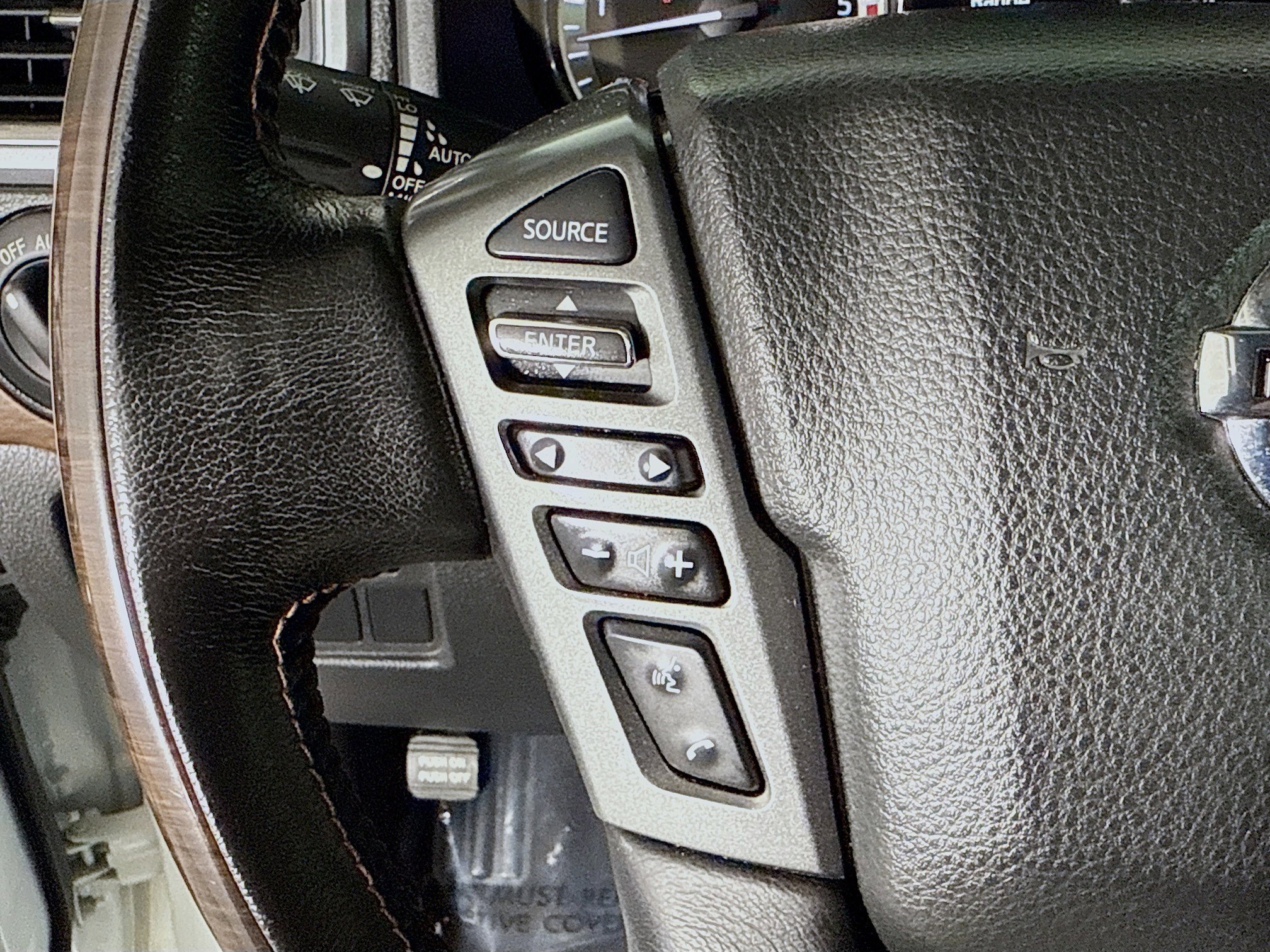 Used 2019 Nissan Titan Platinum Reserve w/ Platinum Utility Package image 14