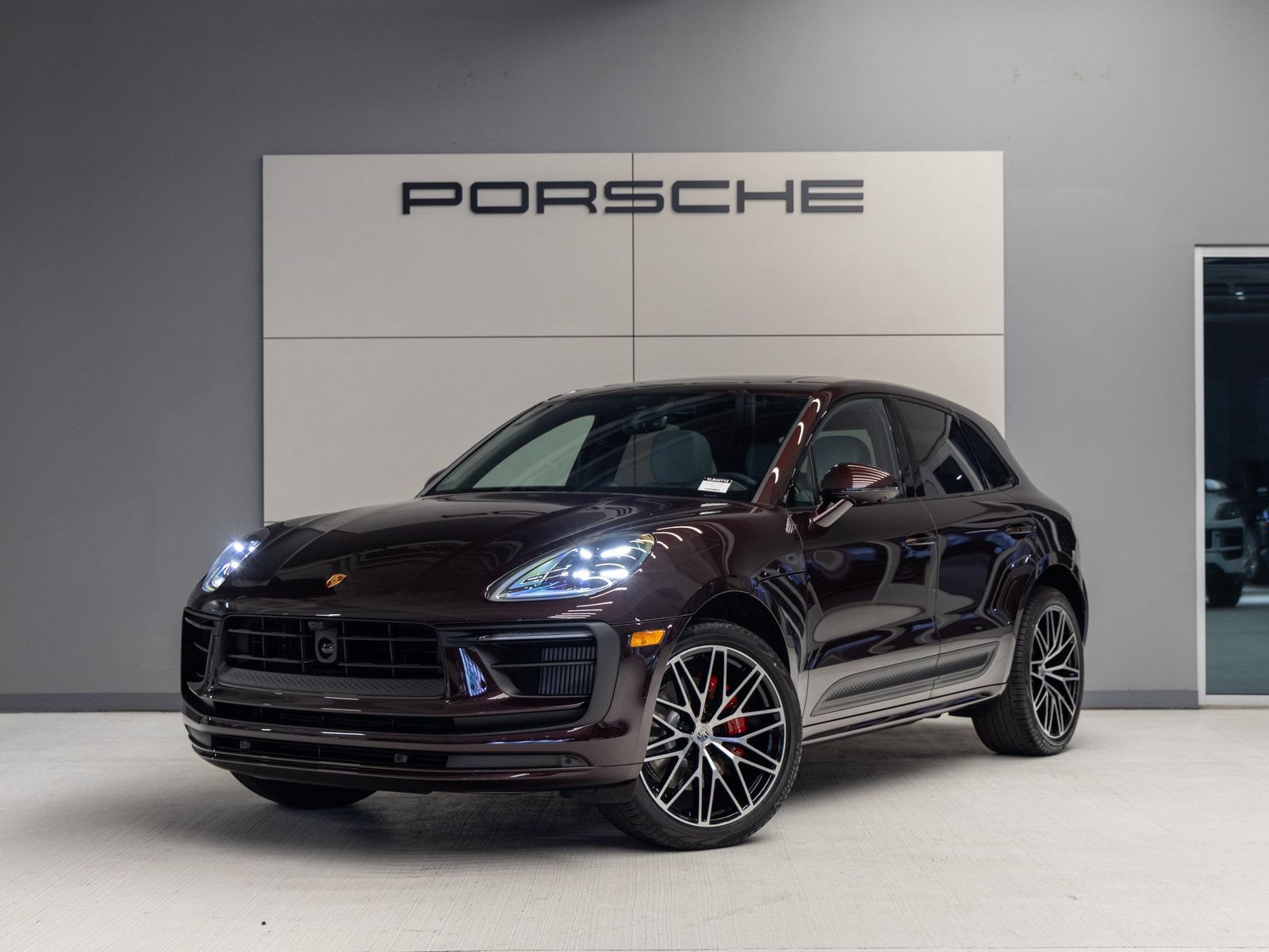 Certified 2026 Porsche Macan S AWD/4WD image 1