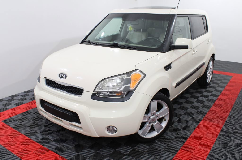 Used 2011 Kia Soul ! FWD image 4