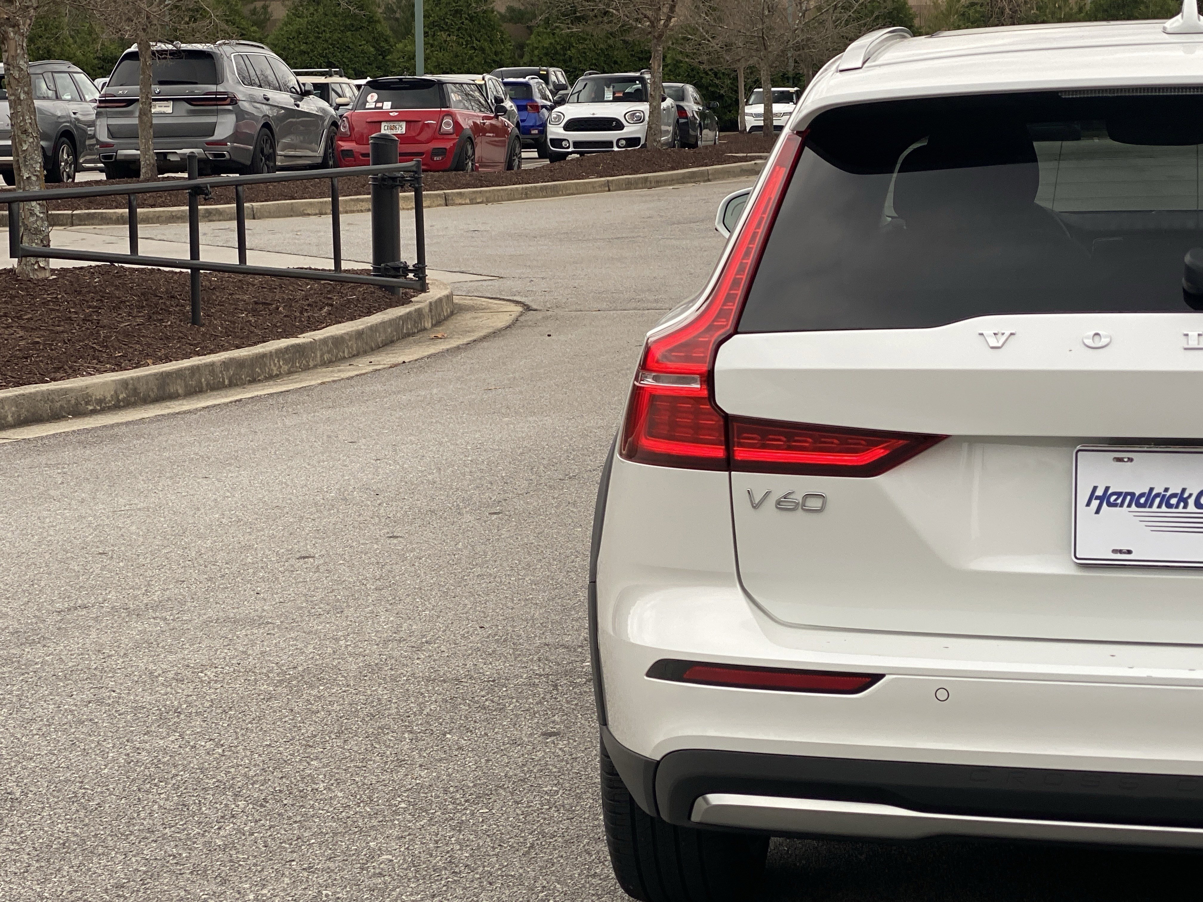 Used 2025 Volvo V60 B5 Cross Country Plus image 23