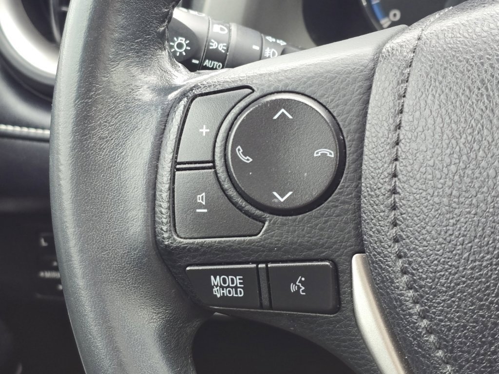 Used 2018 Toyota RAV4 Limited image 30