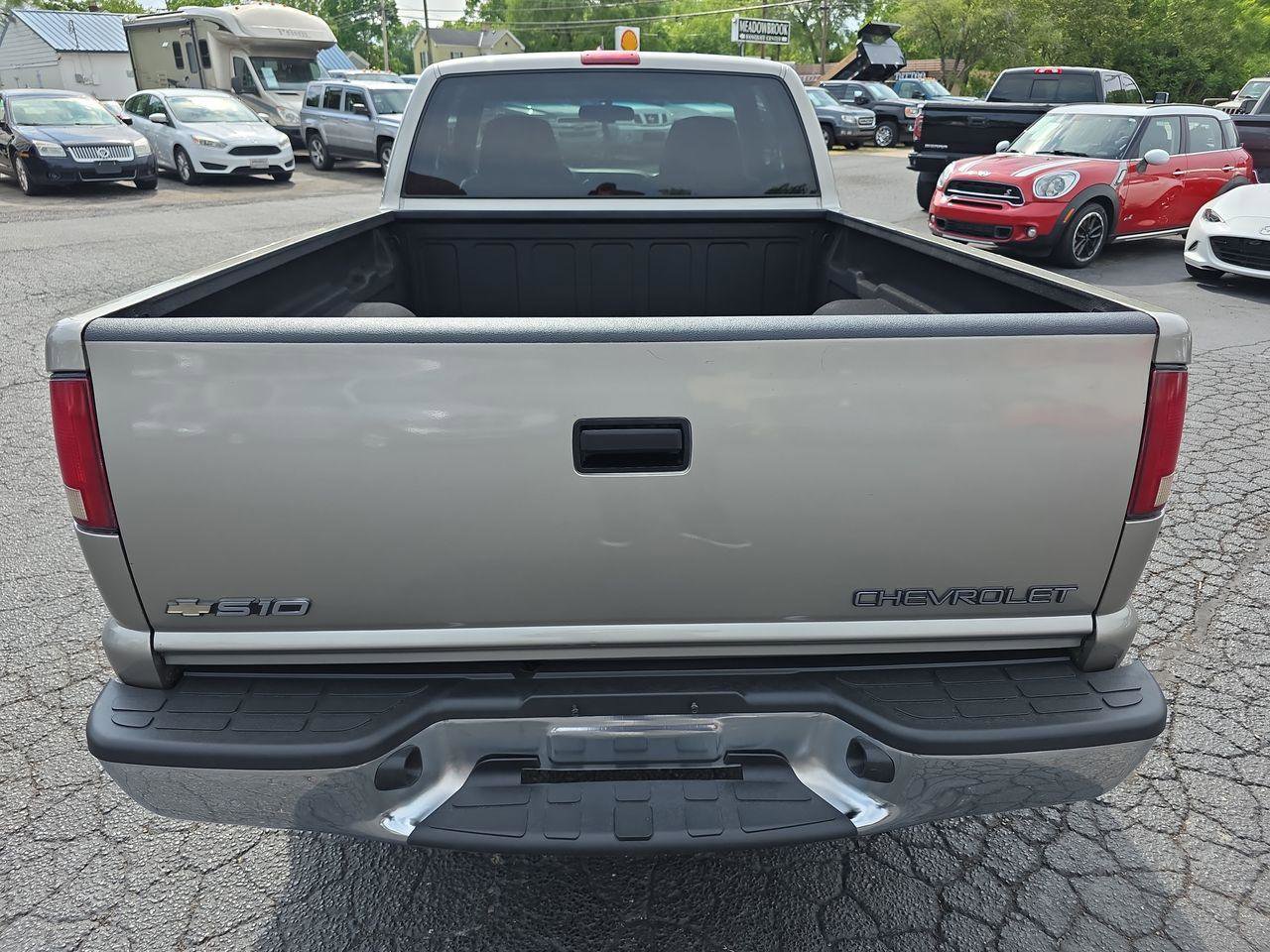 Used 2000 Chevrolet S10 Pickup LS w/ Preferred Equipment Group RWD image 14