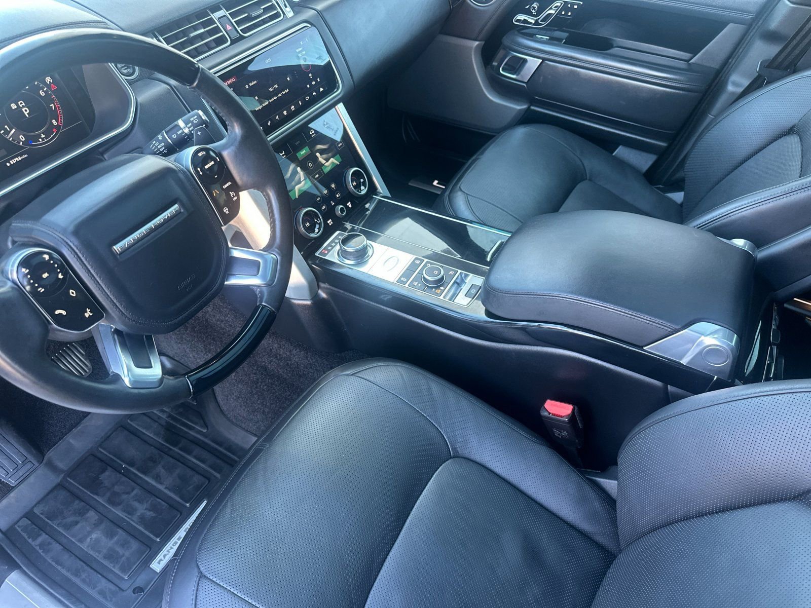 Used 2020 Land Rover Range Rover HSE image 9