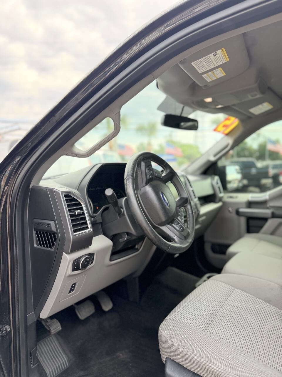 Used 2015 Ford F150 XLT w/ Equipment Group 302A Luxury RWD image 12