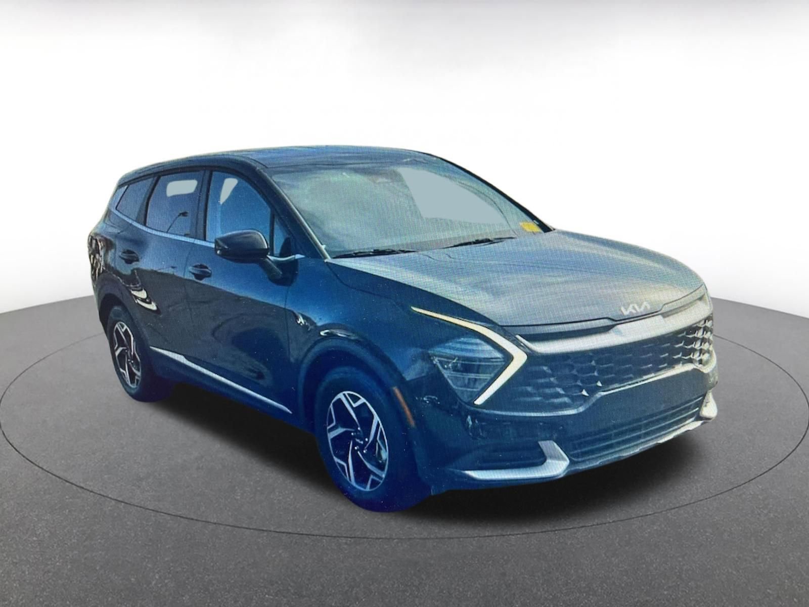 Used 2025 Kia Sportage LX image 8