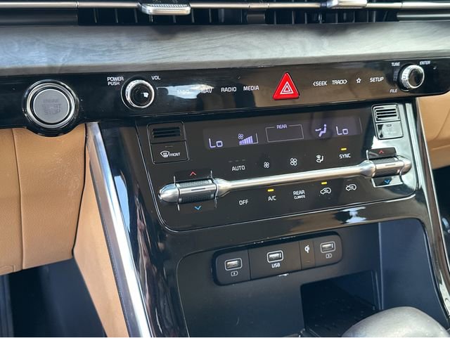 Certified 2023 Kia Carnival EX image 25