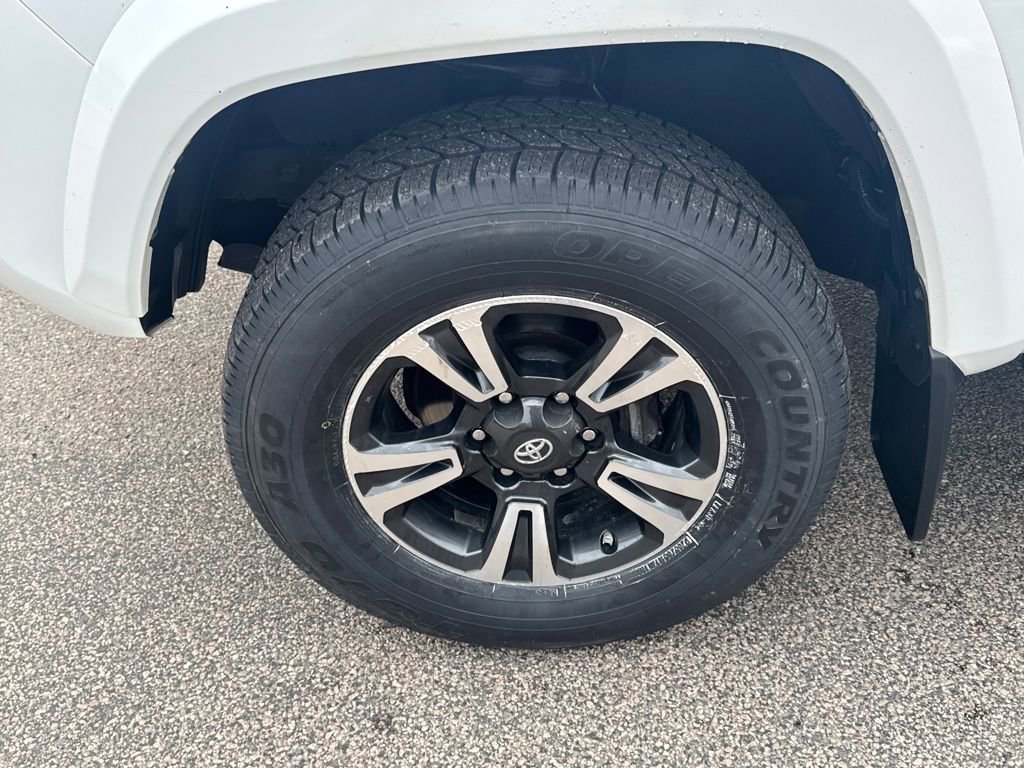 Used 2018 Toyota Tacoma TRD Sport w/ Technology Package image 36