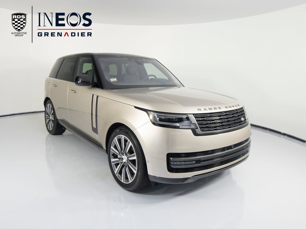 Used 2023 Land Rover Range Rover SE AWD/4WD image 3