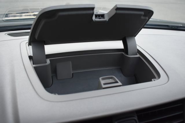 Used 2015 GMC Acadia SLE image 25