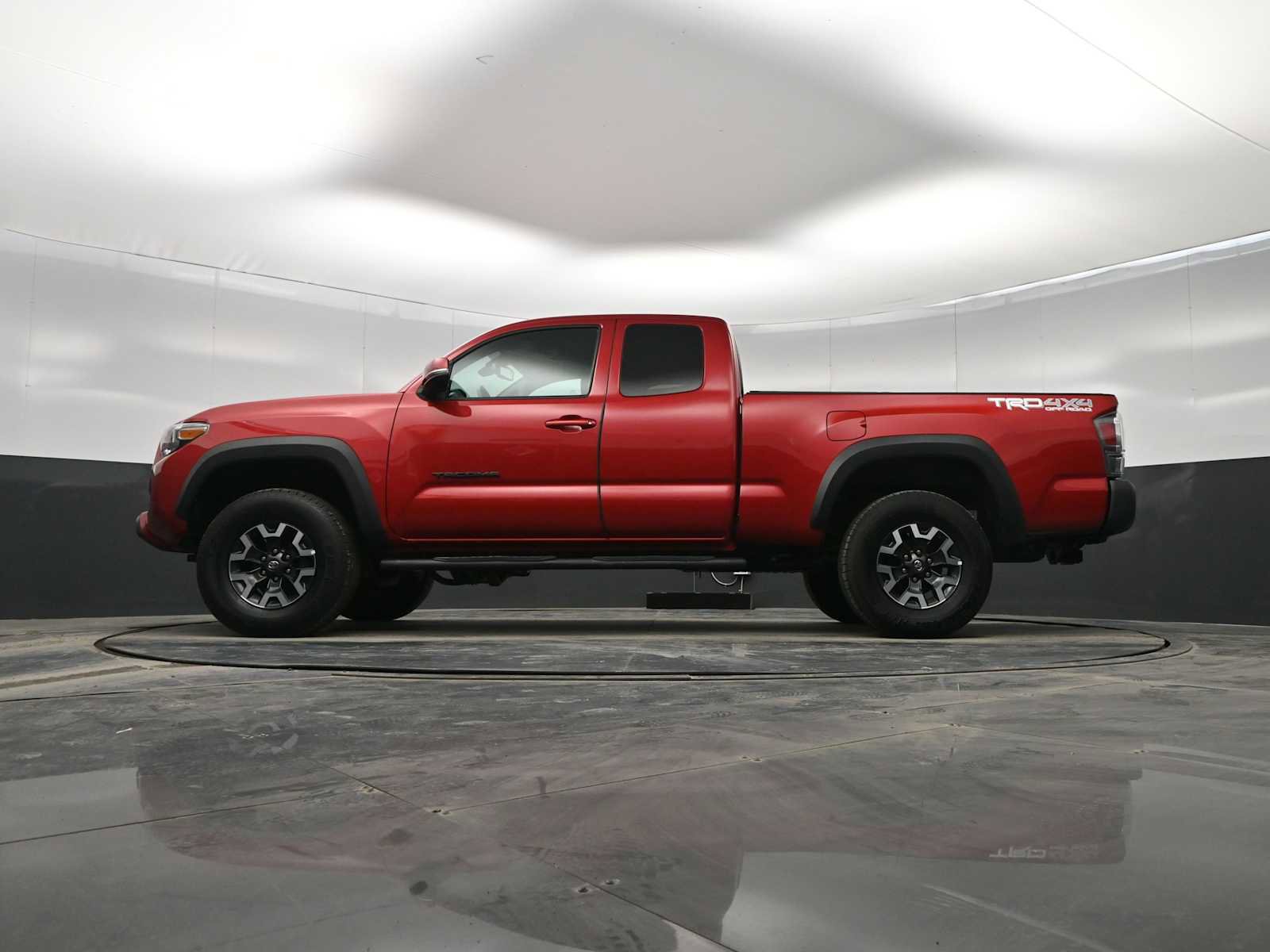 Used 2020 Toyota Tacoma TRD Off-Road image 36