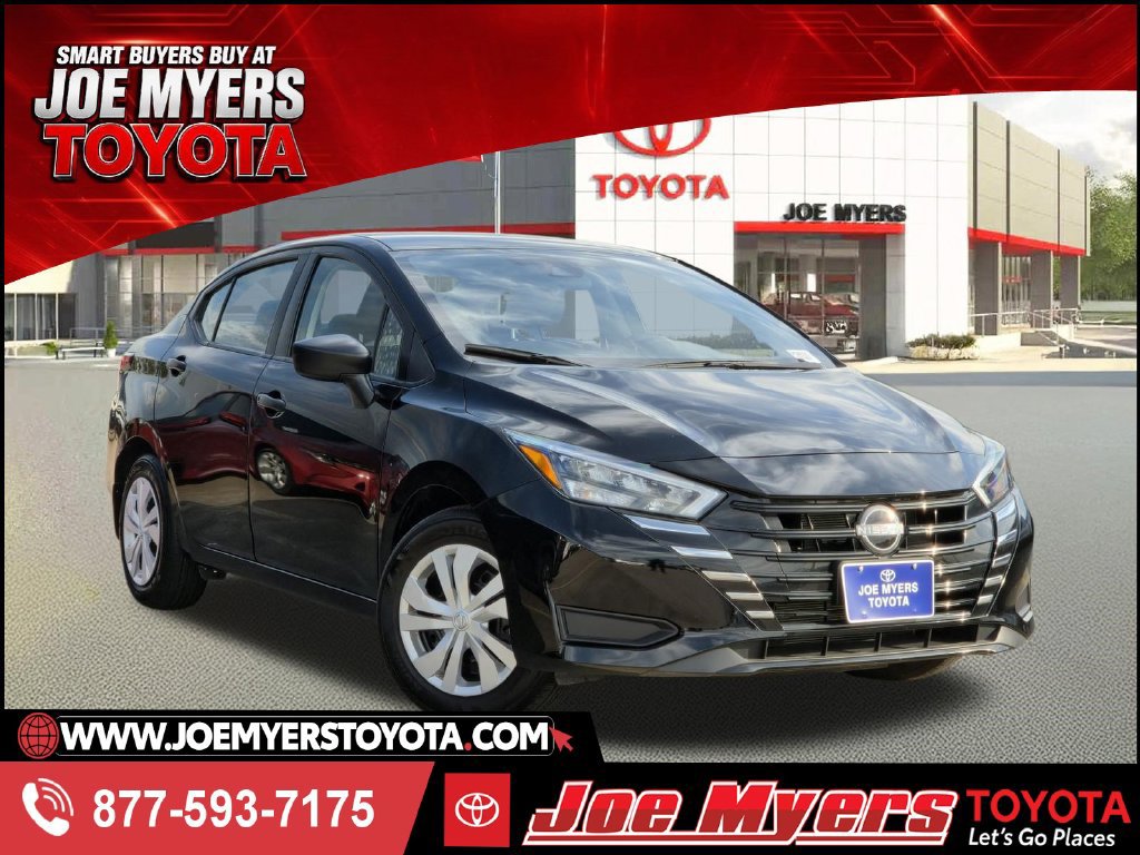 Used 2025 Nissan Versa S w/ Trunk Package