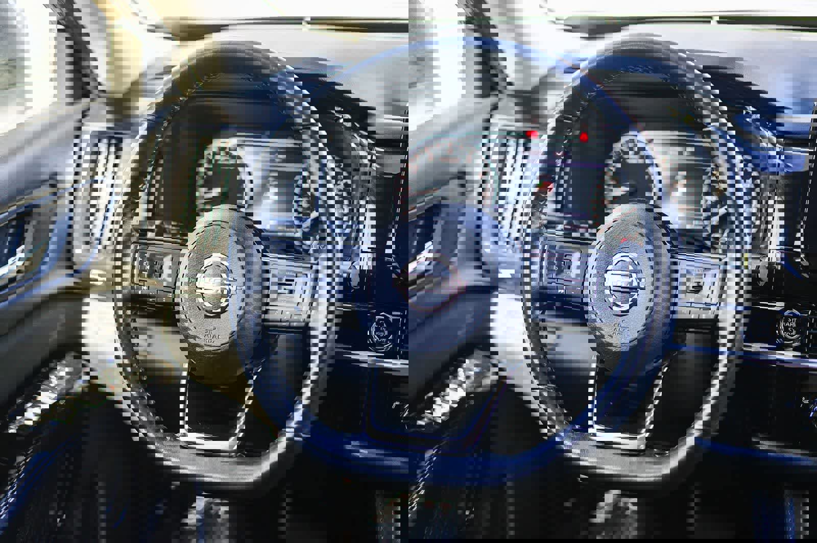 Used 2022 Nissan Pathfinder SV image 15