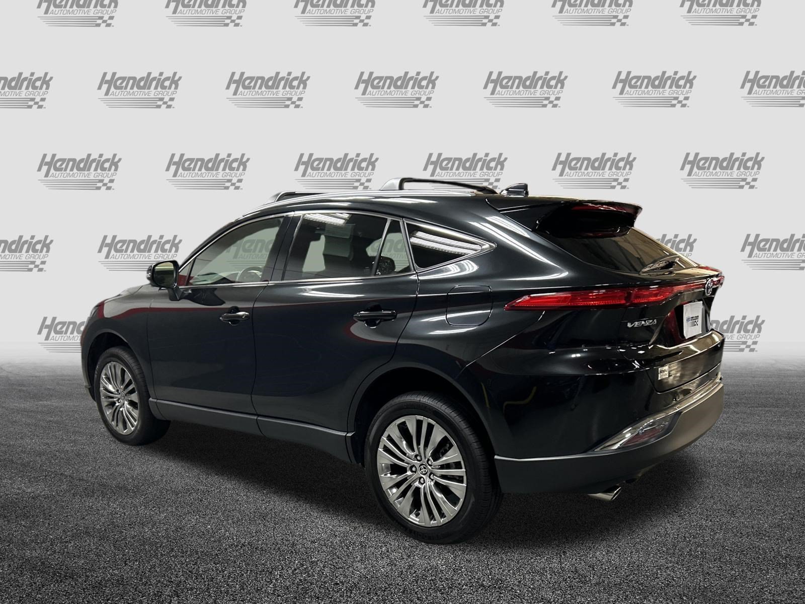 Certified 2022 Toyota Venza XLE AWD/4WD image 8