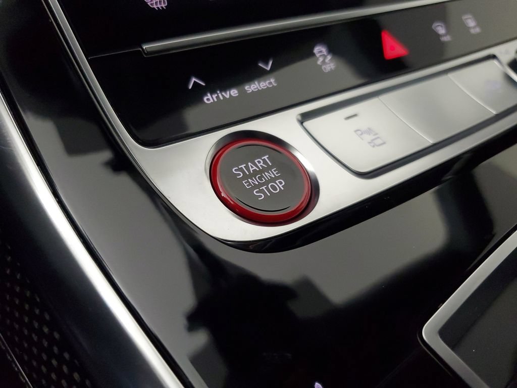 Used 2023 Audi SQ8 Premium Plus w/ SQ8 Luxury Package AWD/4WD image 32