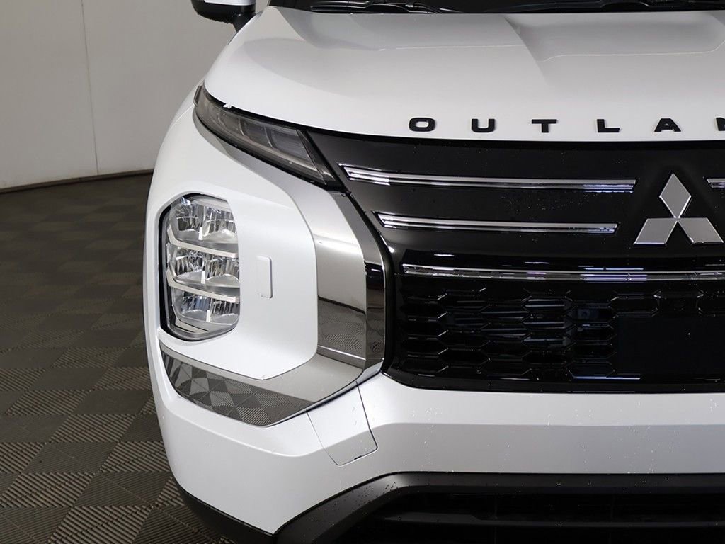 New 2026 Mitsubishi Outlander ES AWD/4WD image 14