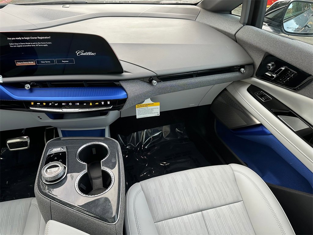 New 2026 Cadillac Optiq Luxury 2 image 18