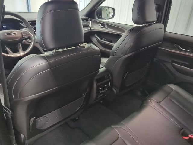 Used 2024 Jeep Grand Cherokee Limited w/ Trailer Tow Package AWD/4WD image 21