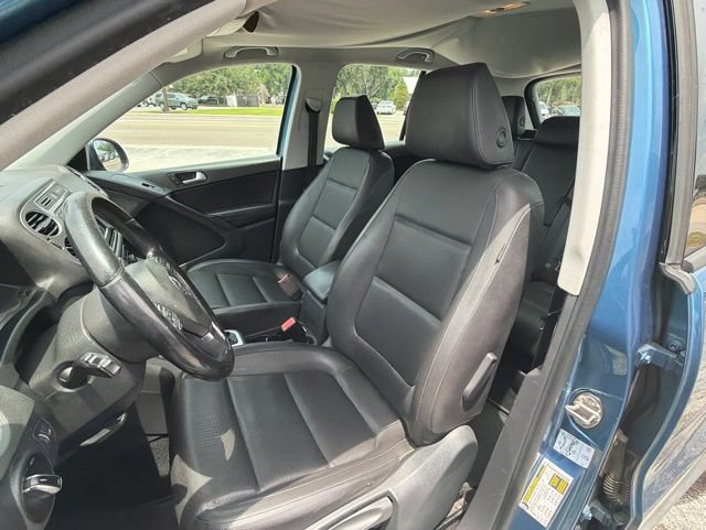 Used 2017 Volkswagen Tiguan S FWD image 9