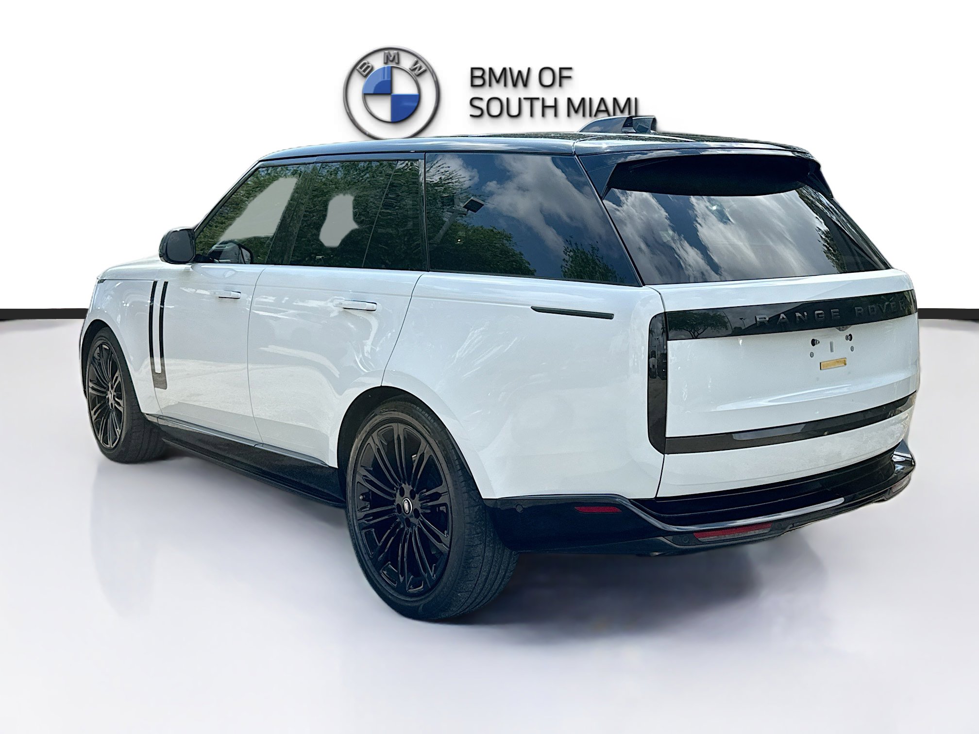Used 2024 Land Rover Range Rover SE AWD/4WD image 5