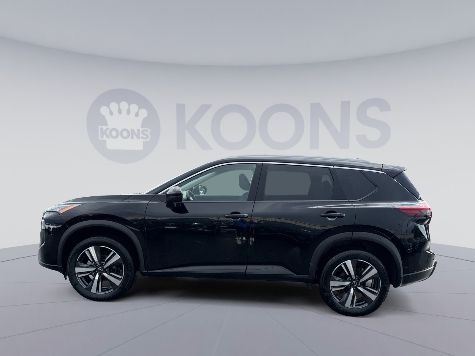 Used 2026 Nissan Rogue SL FWD image 2