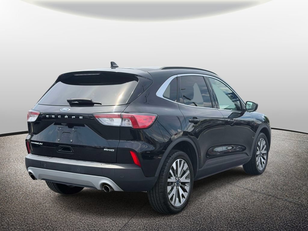 Used 2022 Ford Escape Titanium AWD/4WD image 2